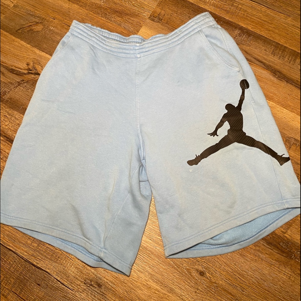 2X blue shorts